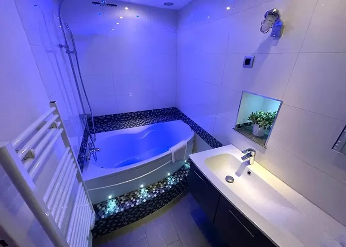 Spacious In The Heart Of The Center Appartamento